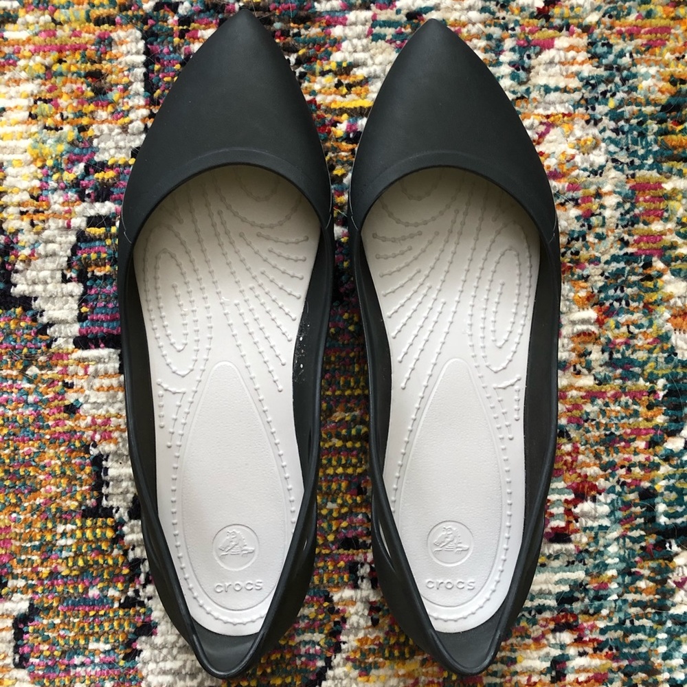 Like NEW Black Rio Flat Crocs